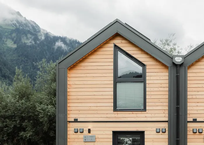 Neue Stylische Huesle By Unique Places